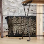 Cicones Boutique *
