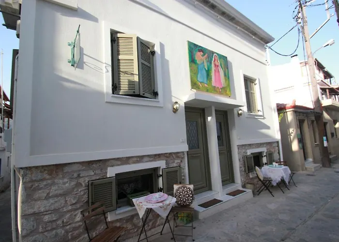 Cicones Boutique Città di Skiathos
