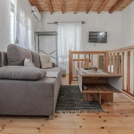 Cicones Boutique * Szkiáthosz